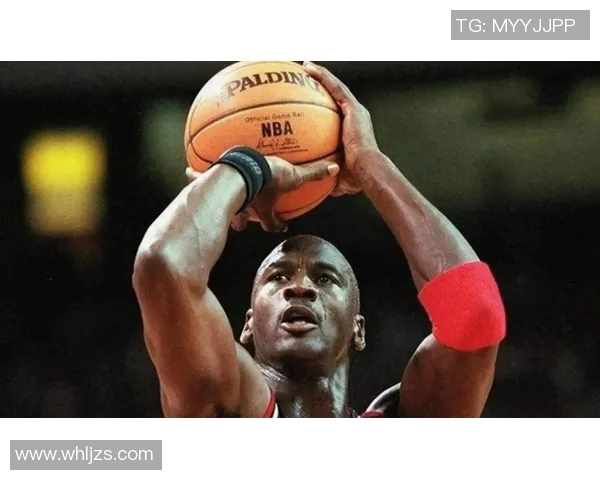 霍福德对决明星球员展现篮球智慧与团队合作的精彩瞬间